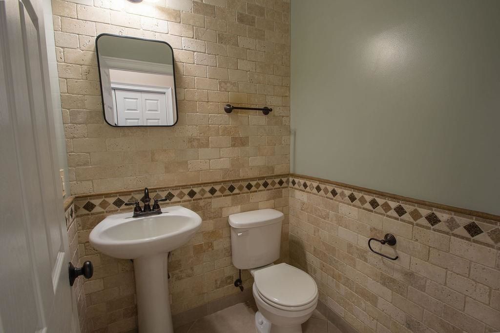9409 Carrington Dr. Photo 71