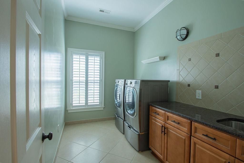 9409 Carrington Dr. Photo 72