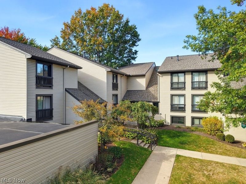 6320 Greenwood, Unit 104, Sagamore Hills, OH 44067 Photo 1