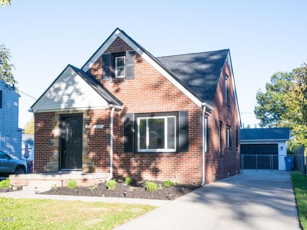 551 Ansonia Street, Oregon, OH 43616