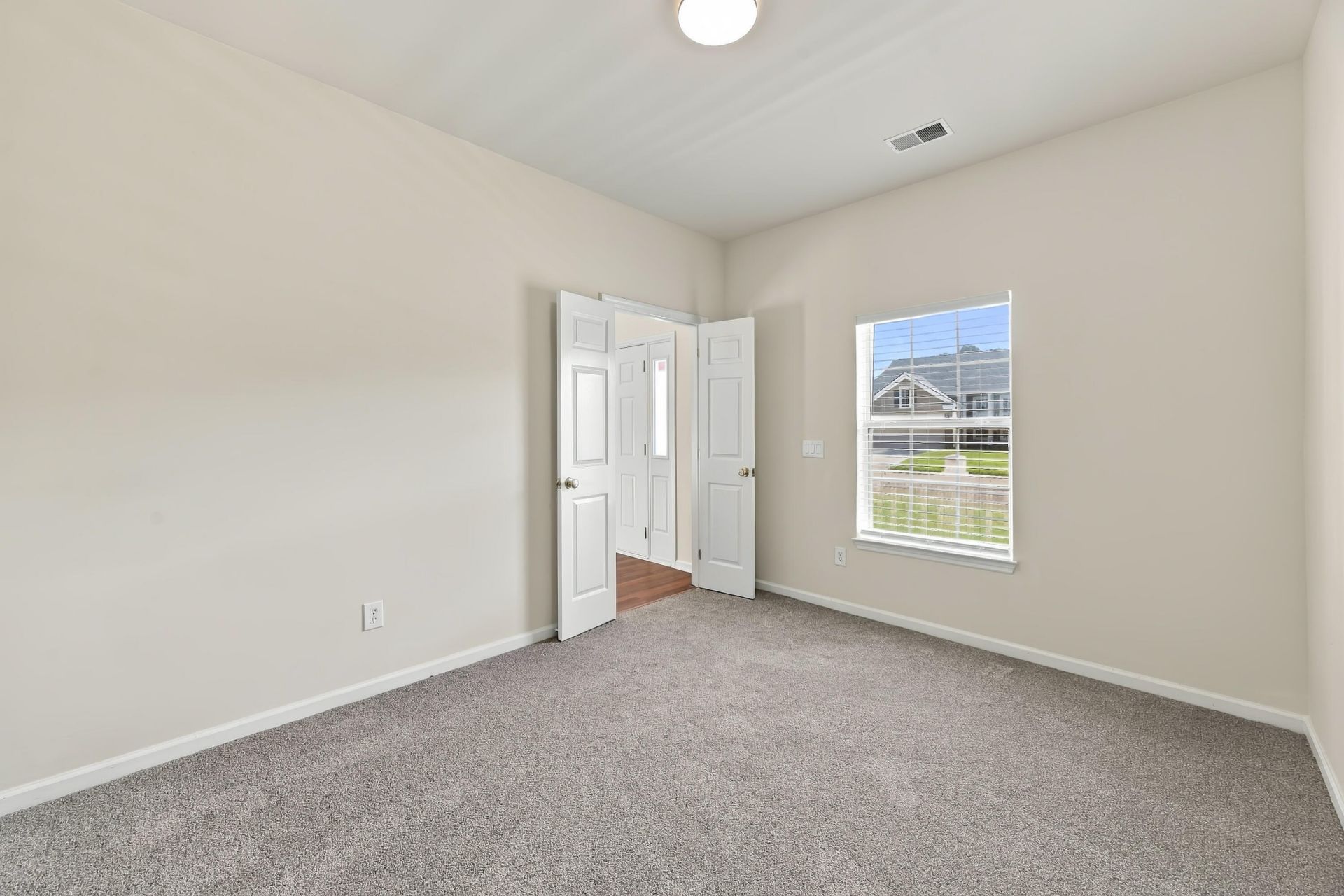 306 Whispering Cypress Drive Photo 12