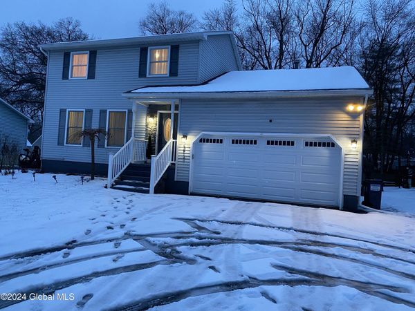 2213 Balltown Road, Niskayuna, NY 12309