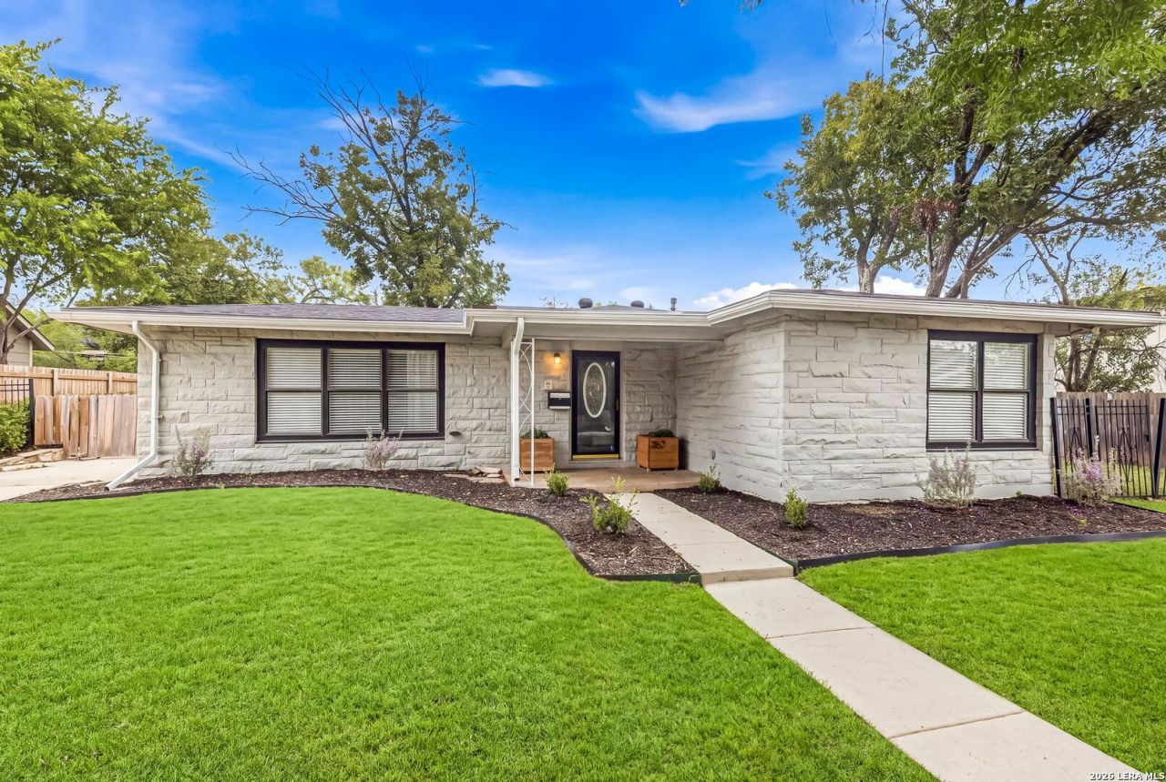 357 Tuttle Rd, Terrell Hills, TX 78209 Main Photo