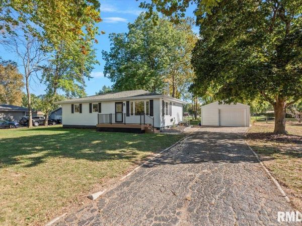 8158 S Vigal Road, Pawnee, IL 62558