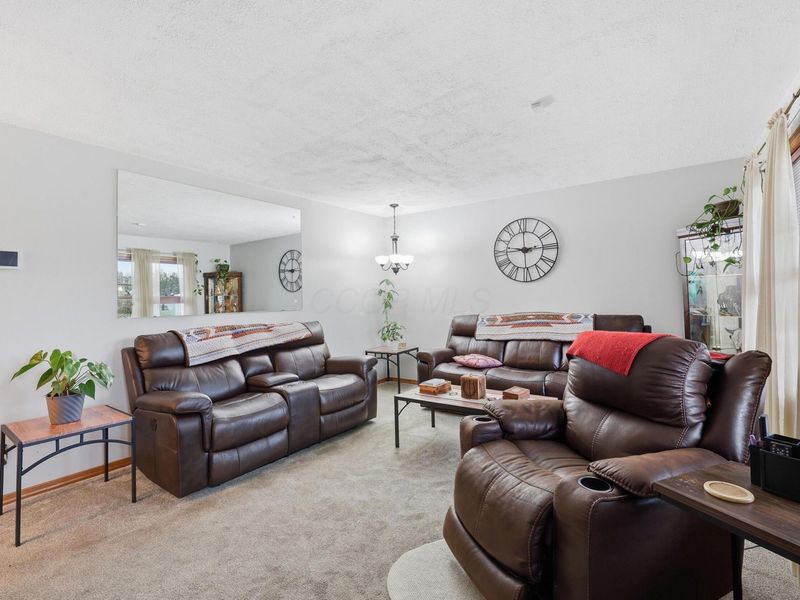 570 Tuttle Road, Springfield, OH 45503 Photo 6