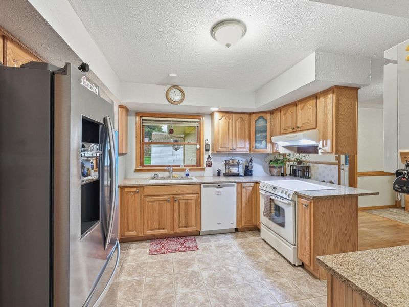 570 Tuttle Road, Springfield, OH 45503 Photo 8