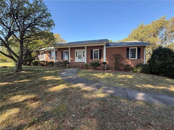 6911 Kenbridge Drive , Clemmons, NC 27012