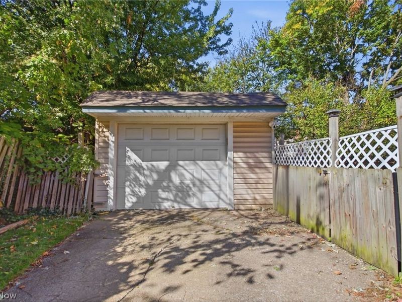 14020 Seneca Court, Cleveland, OH 44111 Photo 34