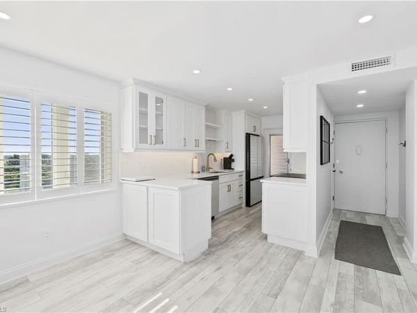 1300 Gulf Shore BLVD N, Unit 703, NAPLES, FL 34102