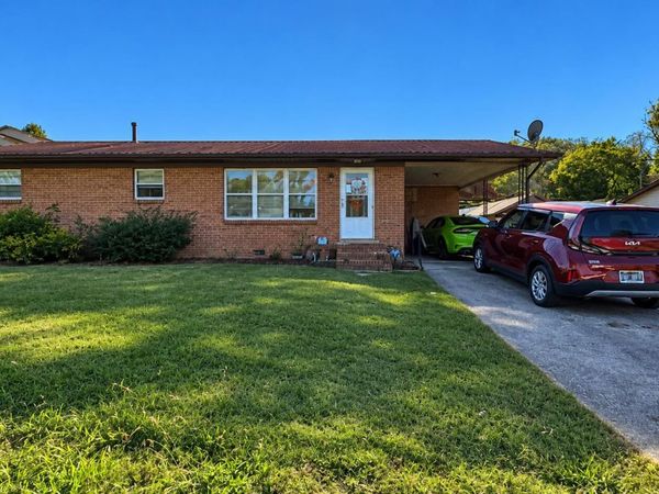 211 Meadowview Drive, Harriman, TN 37748