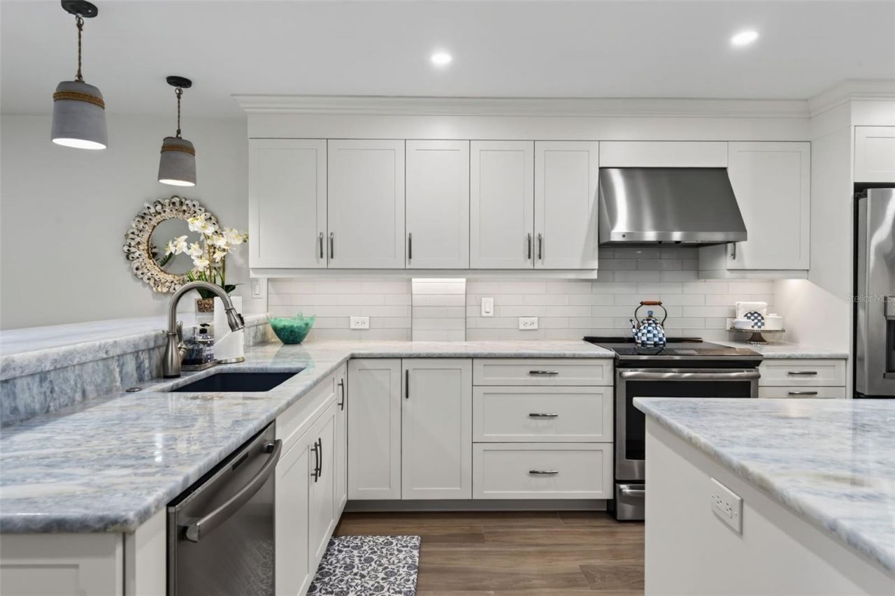 1313 Dockside Place, Unit 120, Sarasota, FL 34242 Photo