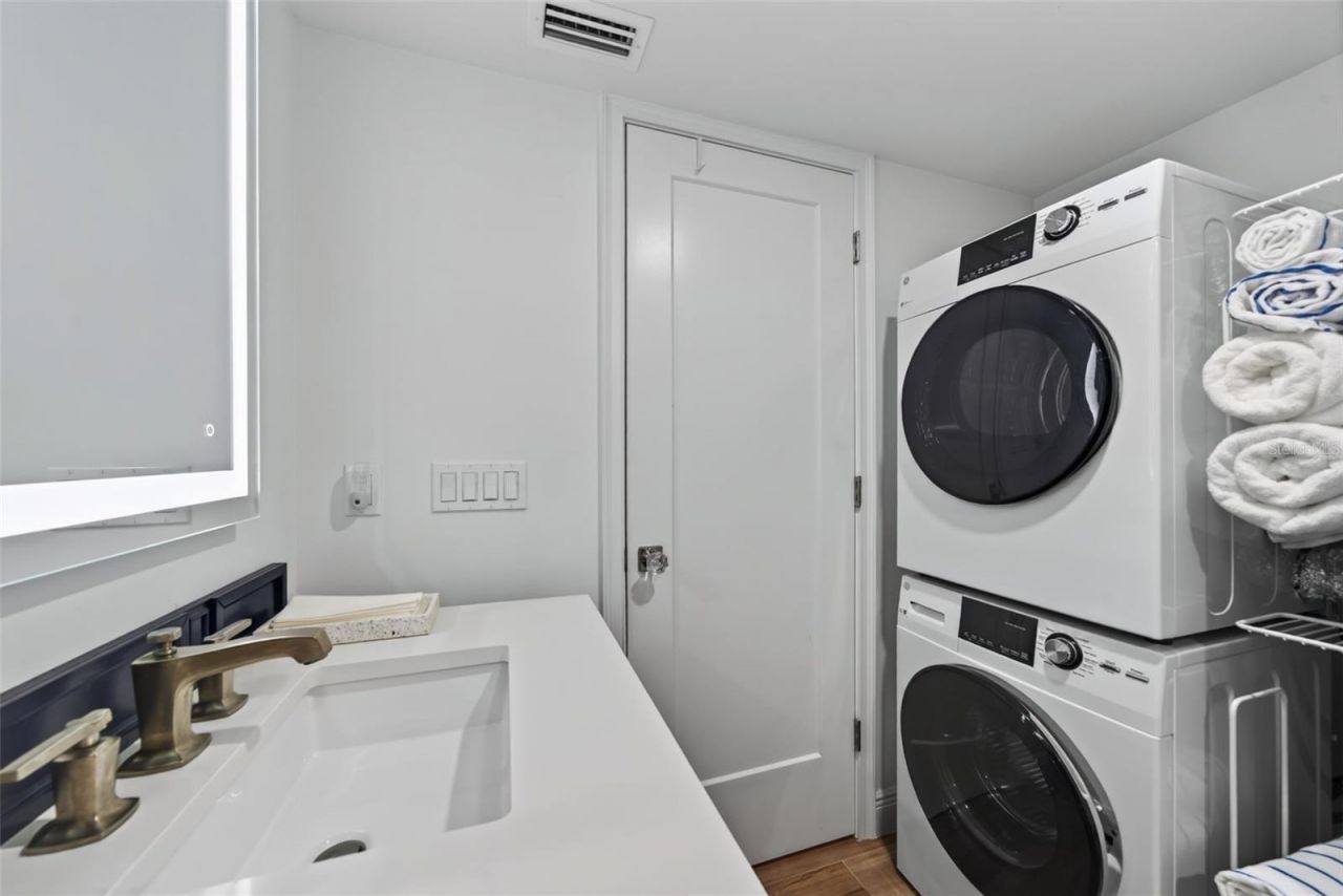 1313 Dockside Place, Unit 120, Sarasota, FL 34242 Photo