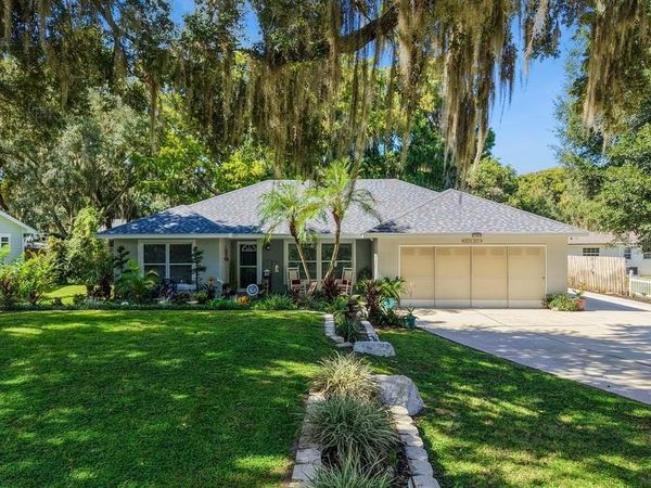 30749 GLENN DRIVE , TAVARES, FL 32778