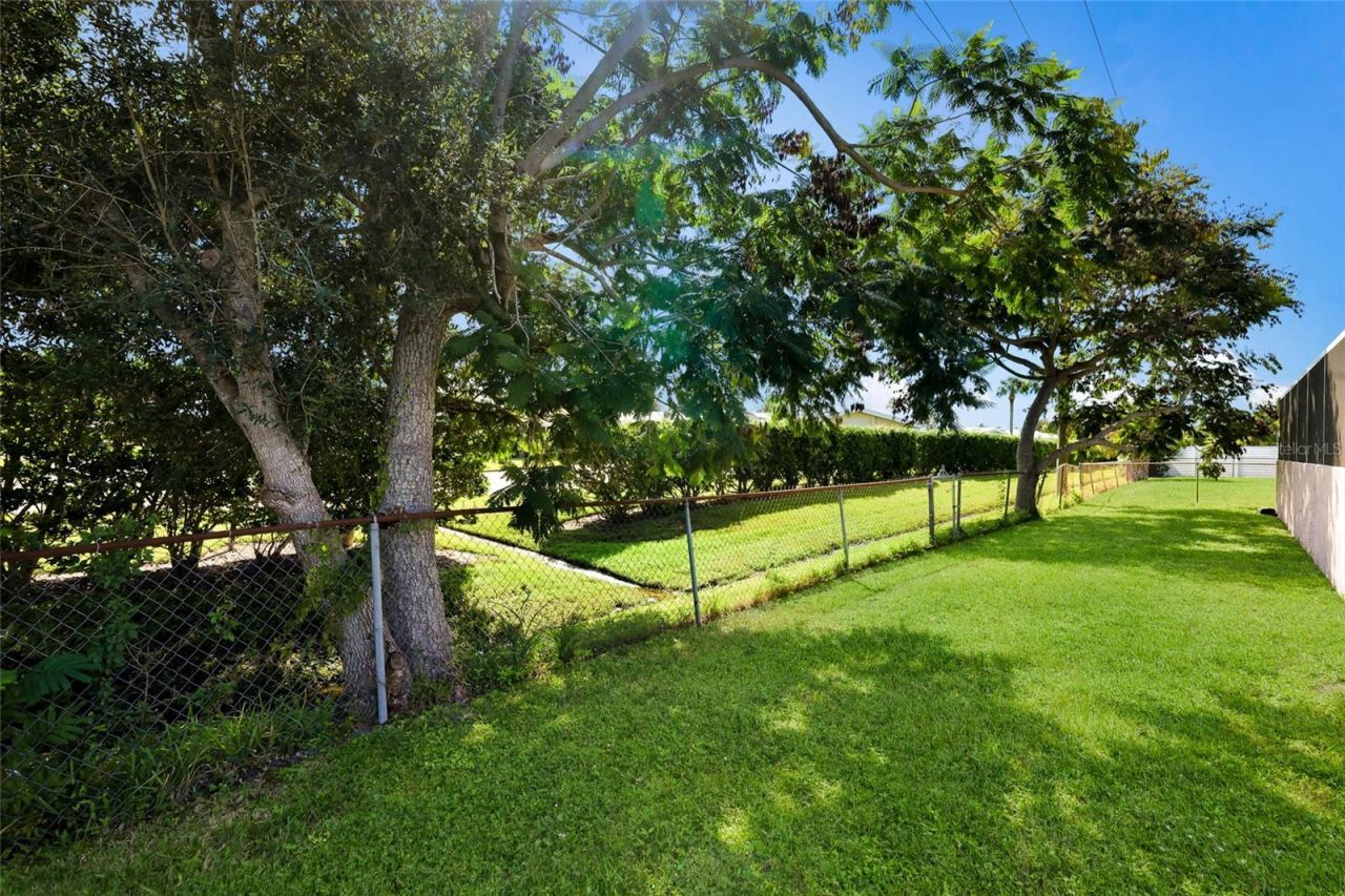 3327 S Lockwood Ridge Road, Sarasota, FL 34239 Photo