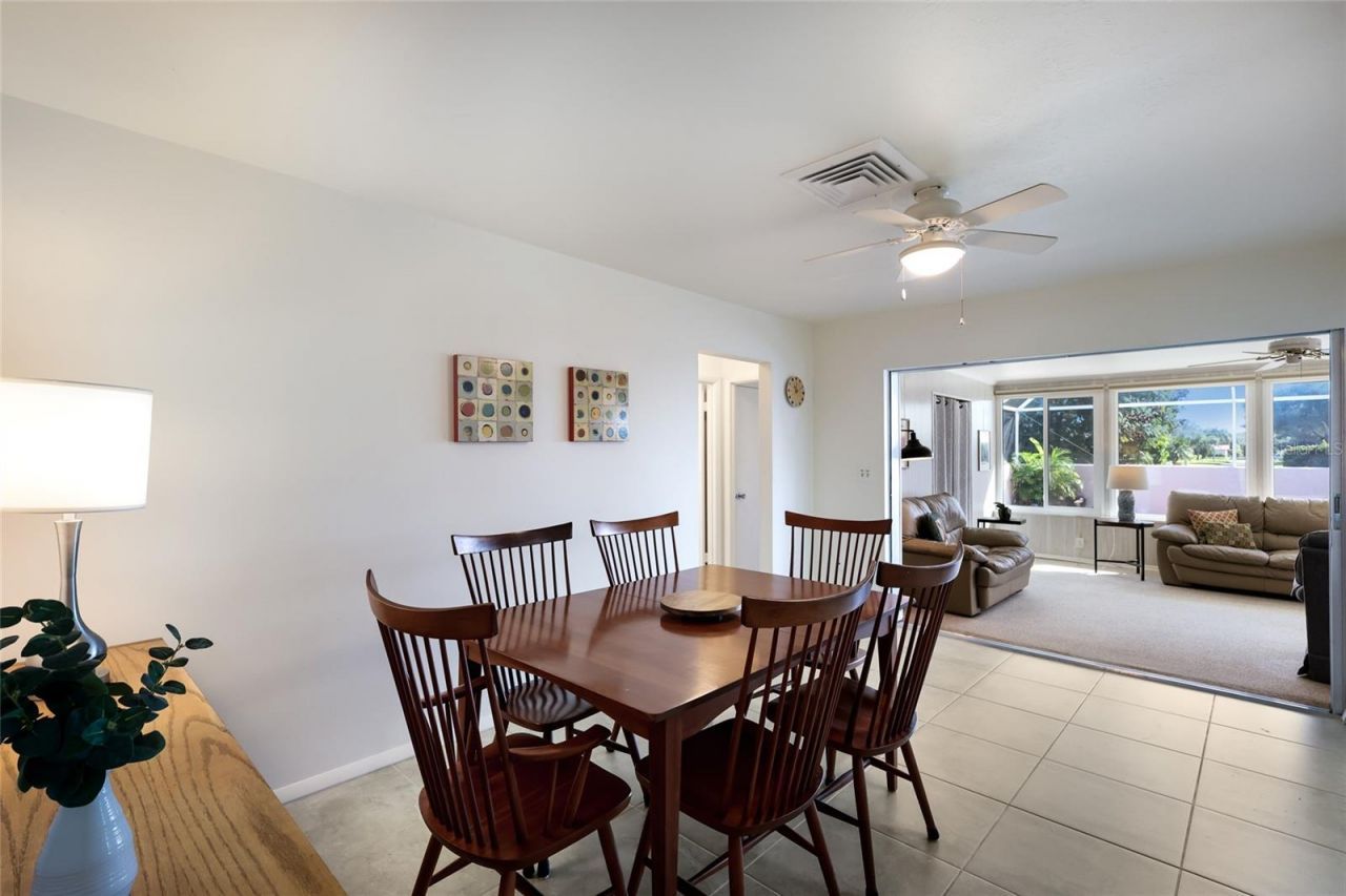 3327 S Lockwood Ridge Road, Sarasota, FL 34239 Photo