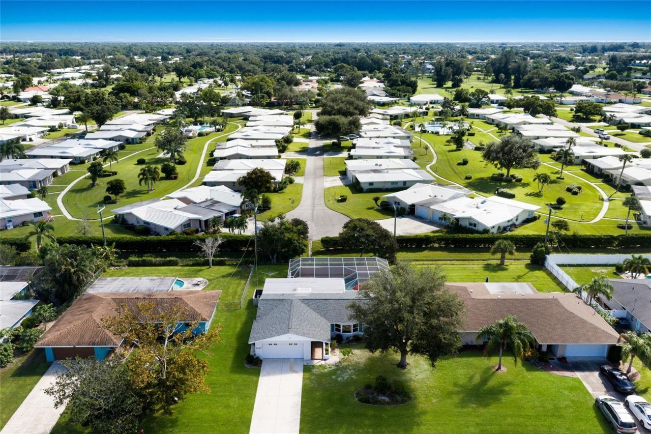 3327 S Lockwood Ridge Road, Sarasota, FL 34239 Photo
