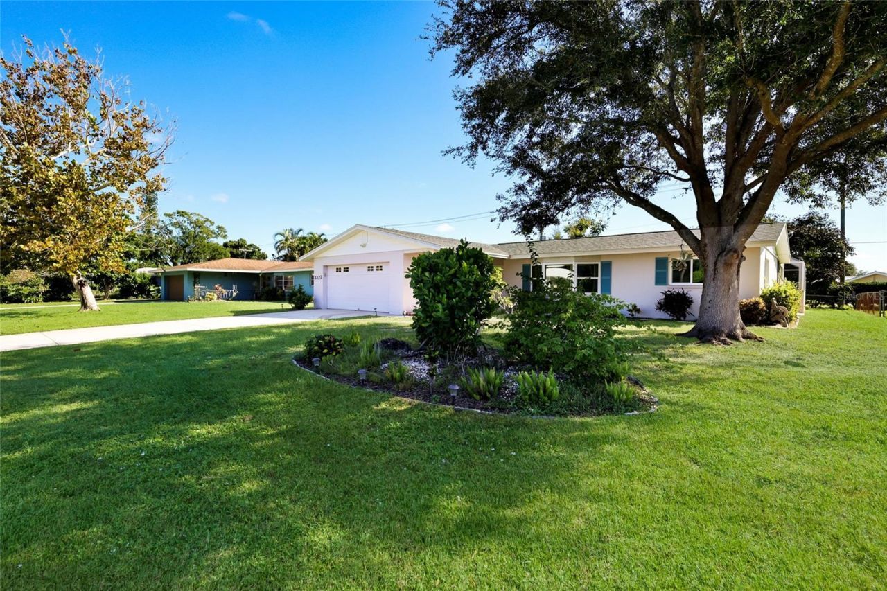 3327 S Lockwood Ridge Road, Sarasota, FL 34239 Photo