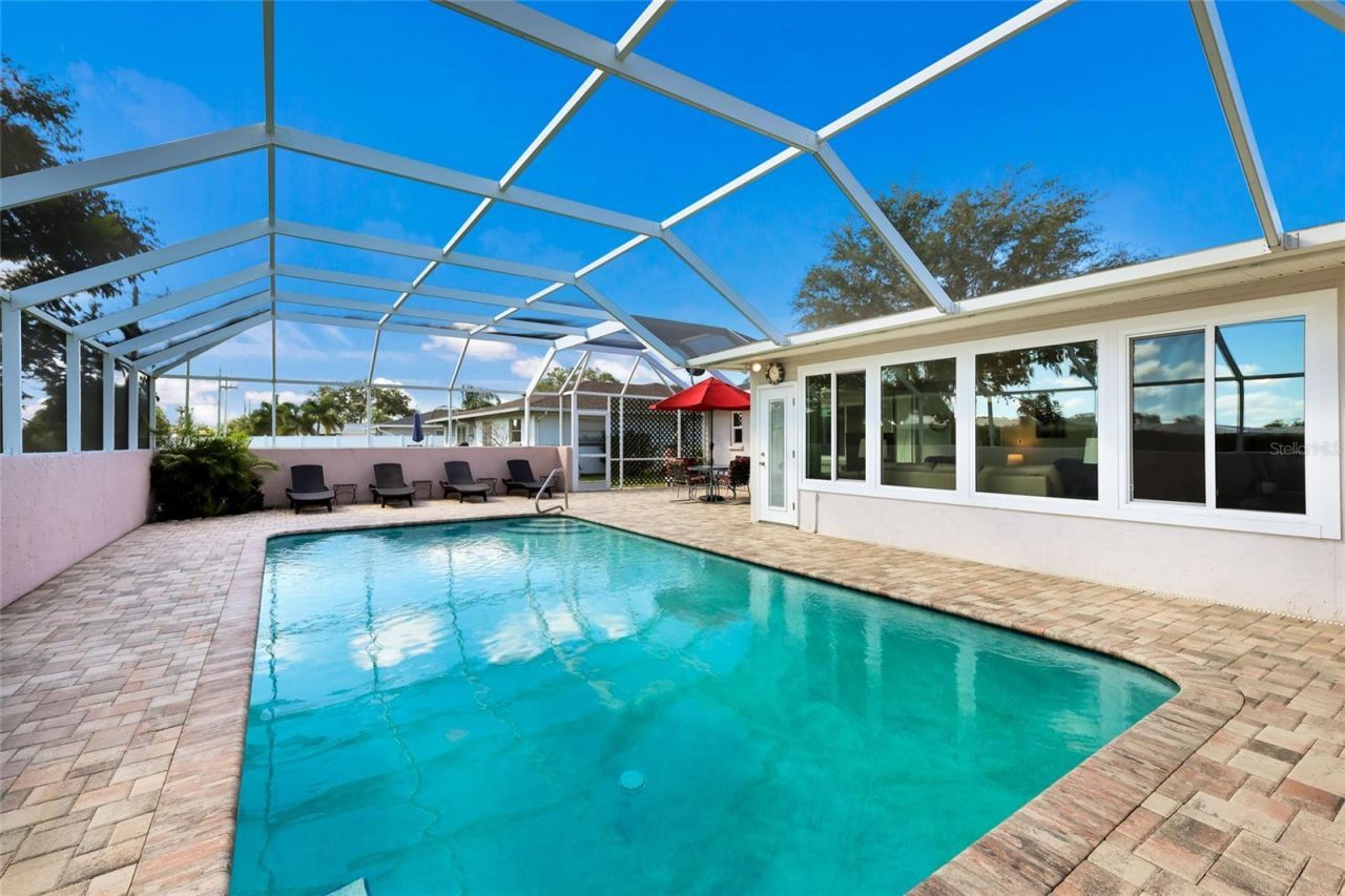 3327 S Lockwood Ridge Road, Sarasota, FL 34239 Photo
