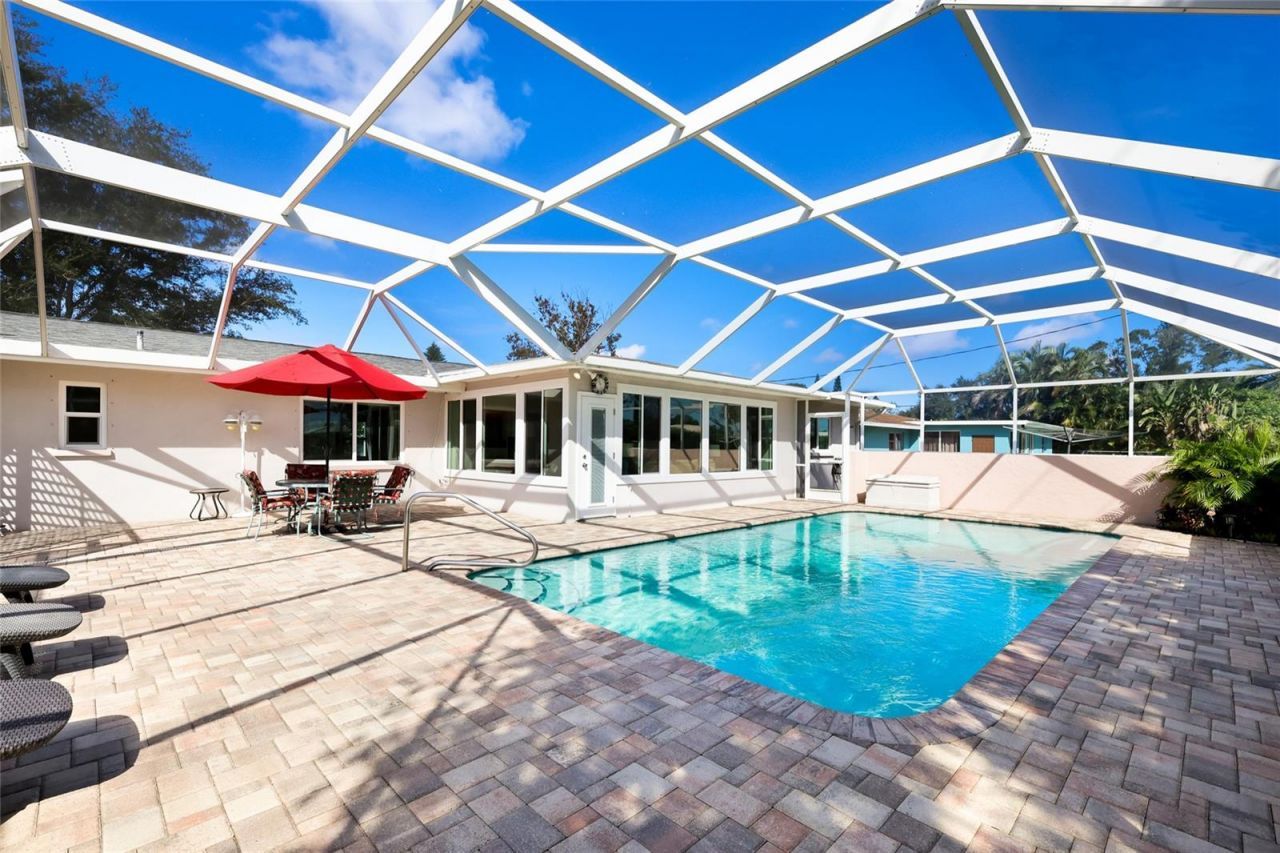3327 S Lockwood Ridge Road, Sarasota, FL 34239 Photo