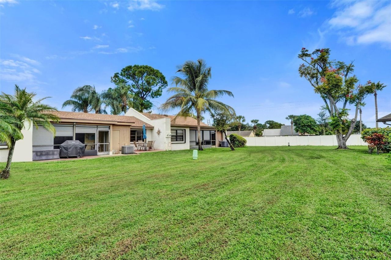 6120 Fairfield Circle , Greenacres, FL 33463 Photo