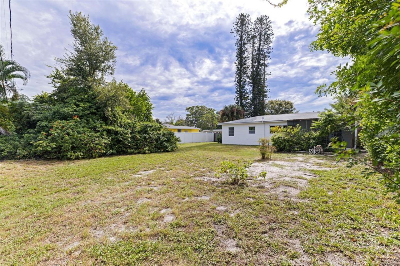 801 65th Avenue S, Saint Petersburg, FL 33705 Photo