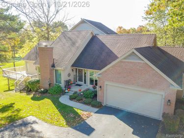 4558 Golf View Drive, Genoa Township, Mi 48116
