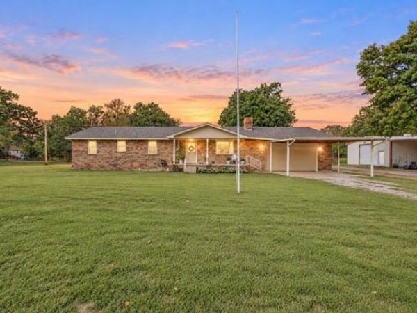12925 Lakeroad Drive, McLoud, OK 74851