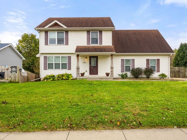 3101 E Highview Drive, Des Moines, IA 50320