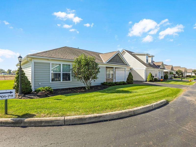 703 Cumberland Meadows Circle, Hebron, OH 43025 Photo 2