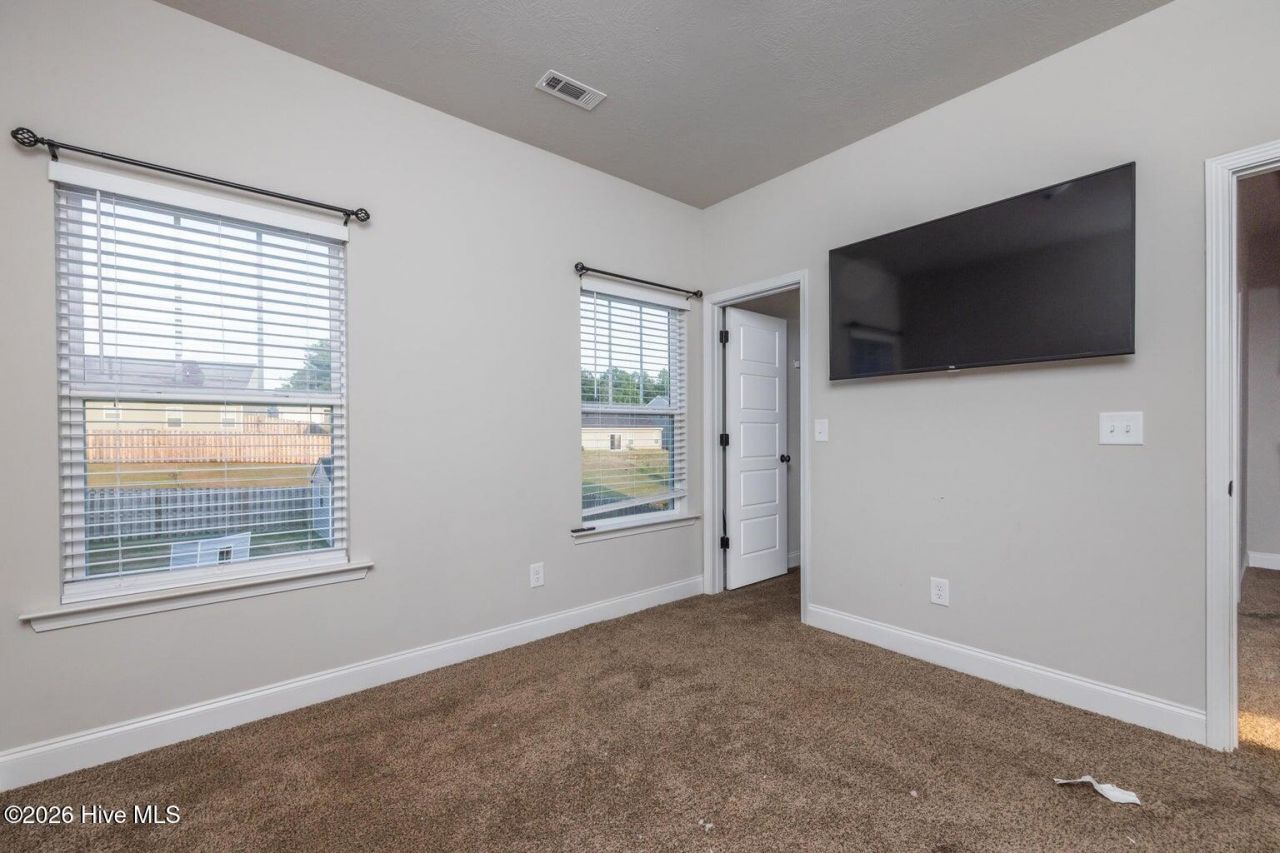 217 Silver Court  Photo 19