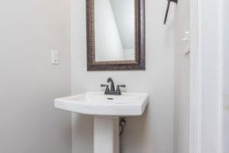217 Silver Court  photo 4