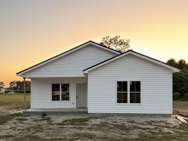 1355 Roosevelt Spain Road , Greenville, NC 27834