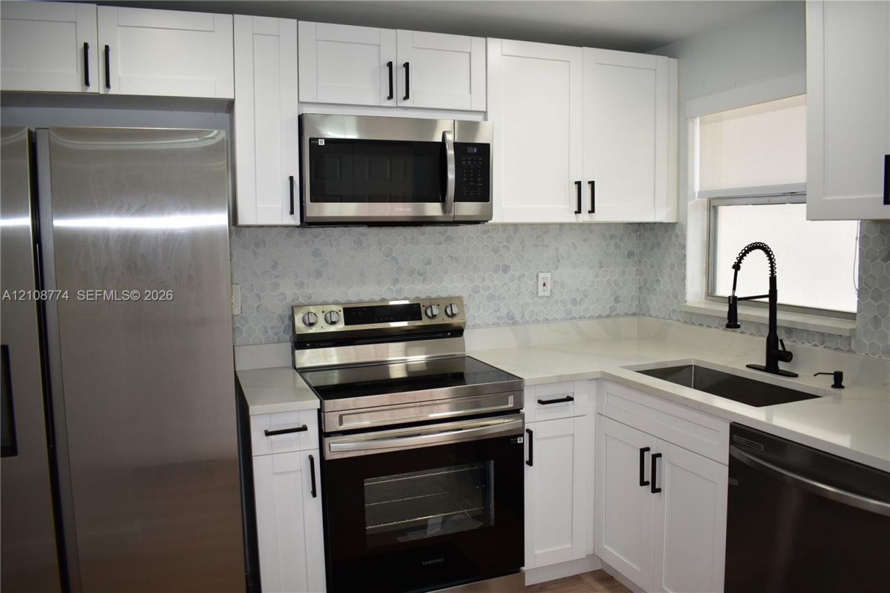 2780 N Pine Island Rd , Unit 211, Sunrise, FL 33322 Photo