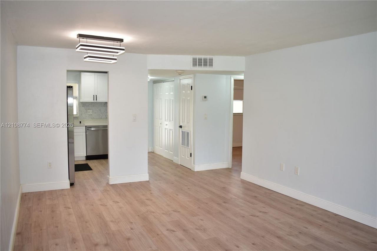 2780 N Pine Island Rd , Unit 211, Sunrise, FL 33322 Photo