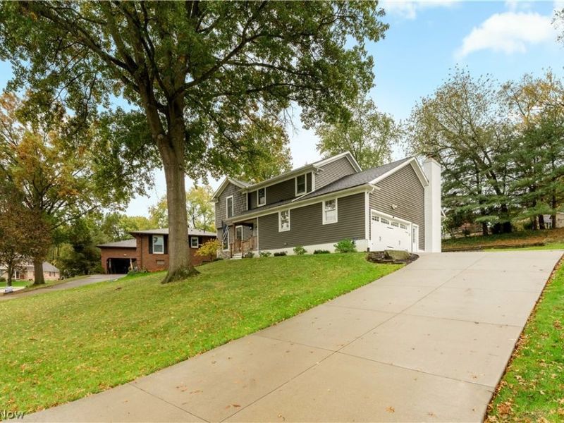 631 Summerdale Avenue NW, Massillon, OH 44646 Photo 2