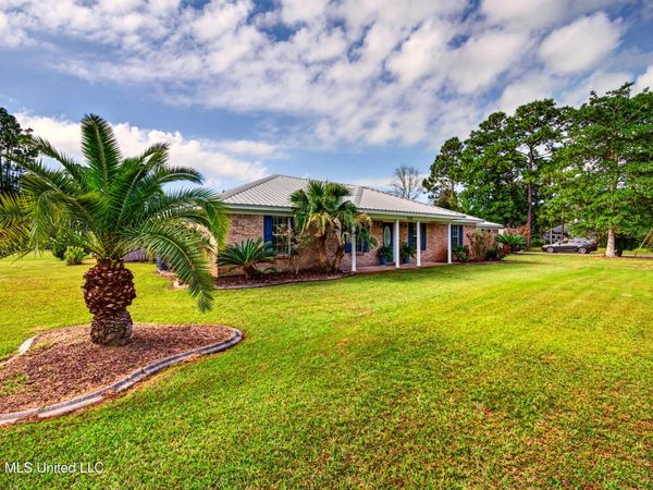 1102 Grove Street, Waveland, MS 39576