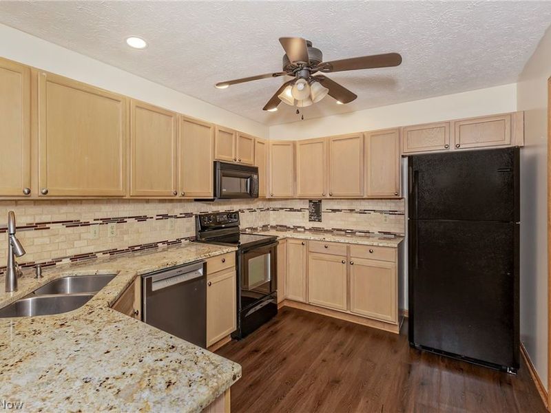 7572 Monterey Bay Drive, Mentor on the Lake, OH 44060 Photo 15
