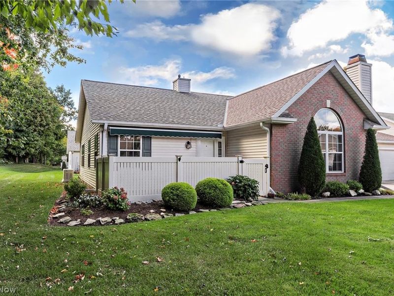 7572 Monterey Bay Drive, Mentor on the Lake, OH 44060 Photo 3