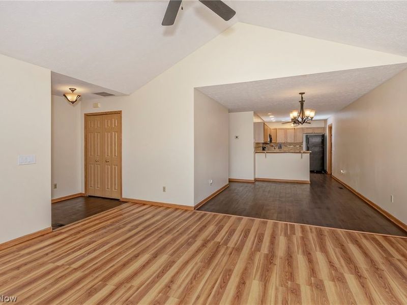 7572 Monterey Bay Drive, Mentor on the Lake, OH 44060 Photo 7