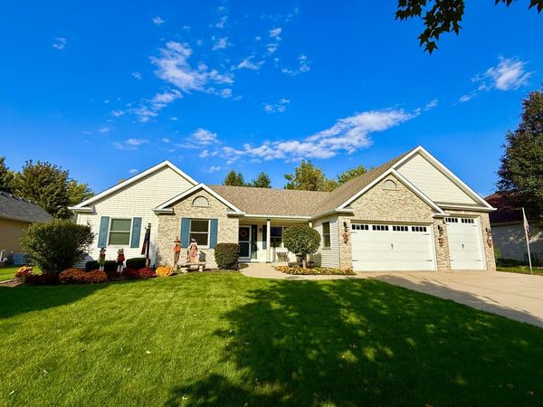 1271 Clearwater Drive, Yorkville, IL 60560