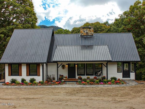 121 Wolfcreek Road, Murphy, NC 28906