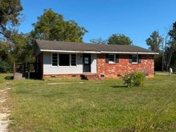 1596 McLean Chapel Church Road, Bunnlevel, NC 28323