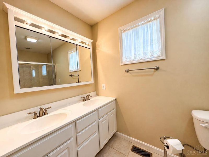 128 Springlake Avenue, Hillsboro, OH 45133 Photo 12