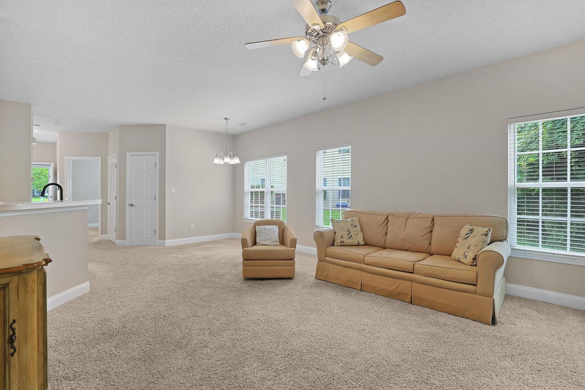 5018 Belleglen Ct. Photo 6