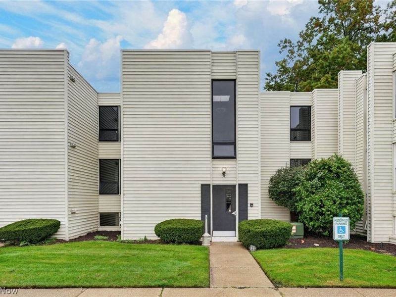 1675 Cedarwood Drive, Unit D, Westlake, OH 44145 Photo 1