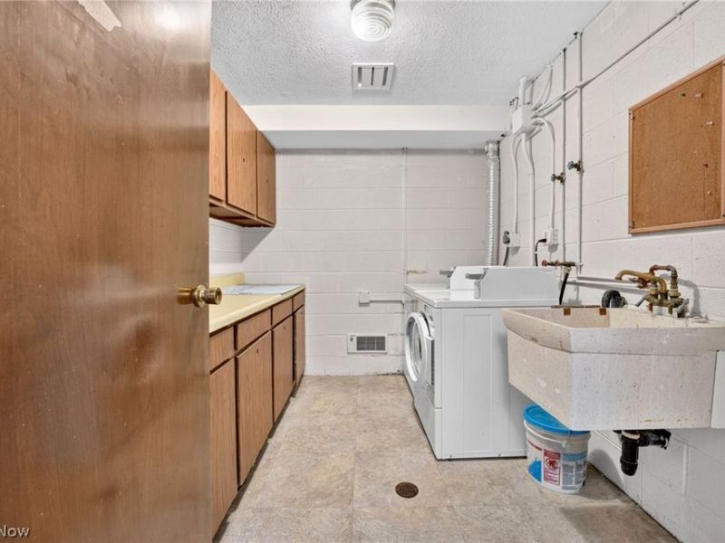 1675 Cedarwood Drive, Unit D, Westlake, OH 44145 Photo 24