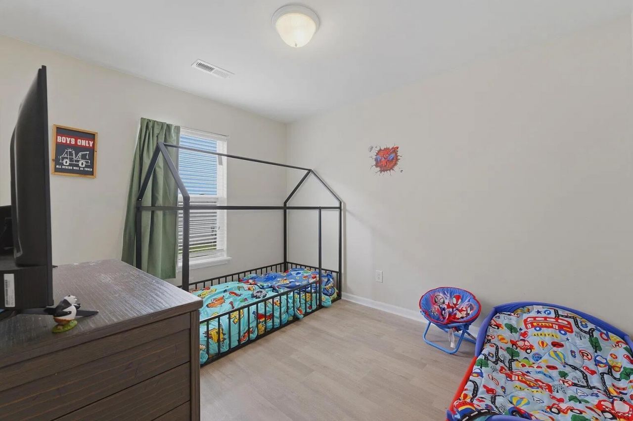 153 Tyger Street Photo 13