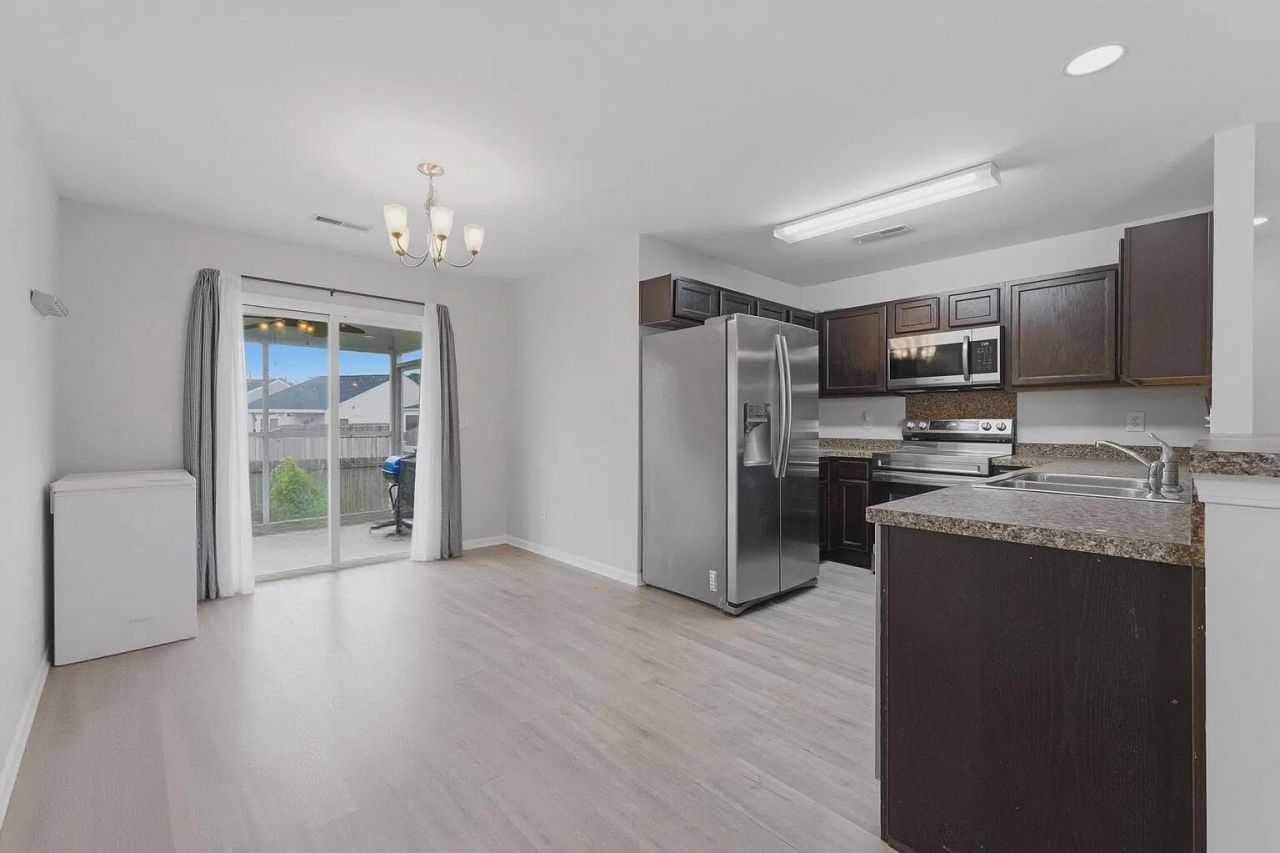 153 Tyger Street Photo 7