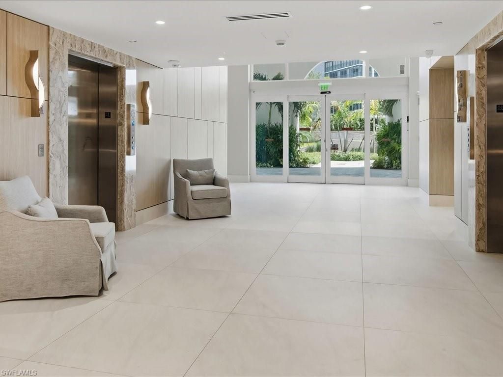 5550 Heron Point Dr , Unit 402, Naples, FL 34108 Photo