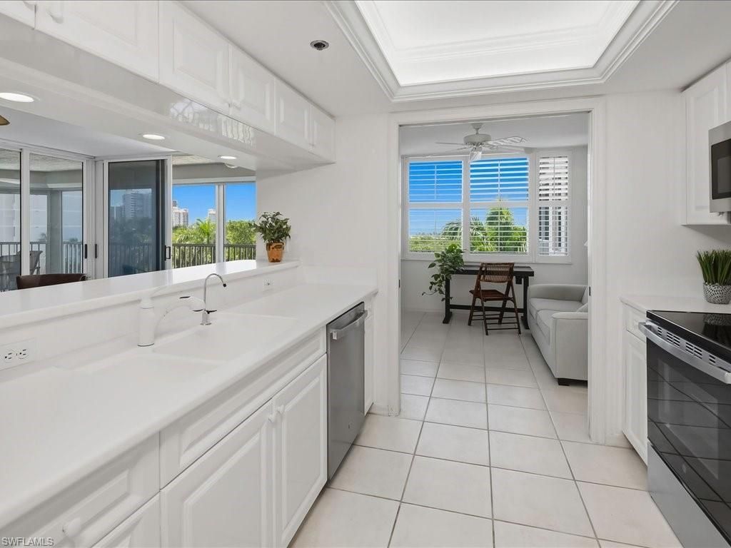5550 Heron Point Dr , Unit 402, Naples, FL 34108 Photo